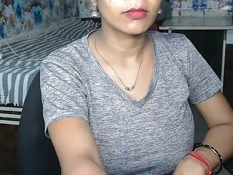 NottyMomo online show from 07.04.26