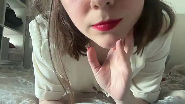 Hilda Valentine online show from 06.13.26
