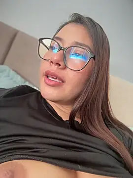 Snapshot of Saracalderon chatting on 07.28.26 Saracalderon online show from 07.28.26