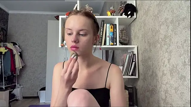 Mollybeans online show from 08.06.26