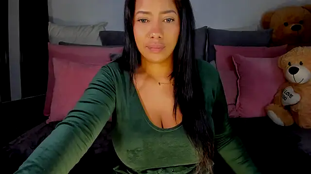 NicolePasqualott online show from 12.25.24