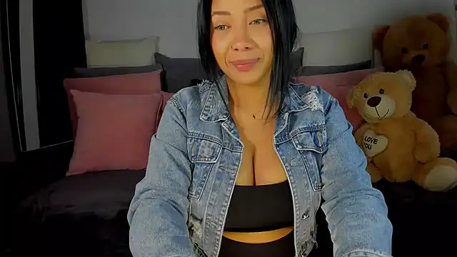 NicolePasqualott online show from 01.14.25