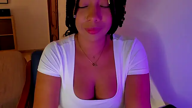 NicolePasqualott online show from 09.26.25