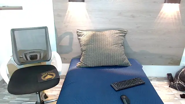 Snapshot of DeboraRaquel chatting on 07.12.26 DeboraRaquel online show from 07.12.26