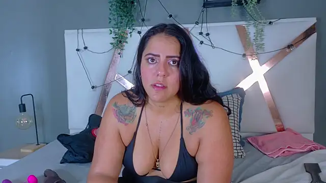 ShelyEvans   online show from 08.06.26