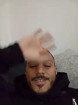 Edneishenrique online show from 06.18.26