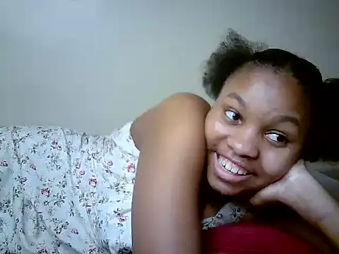 Snapshot of Swt_smiles chatting on 07.28.26 Swt smiles online show from 07.28.26