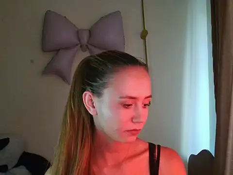MyLittle Flame  online show from 07.12.26