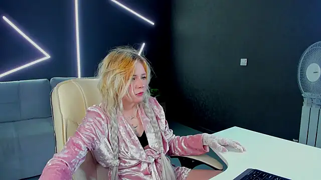 kikipeach online show from 06.30.26