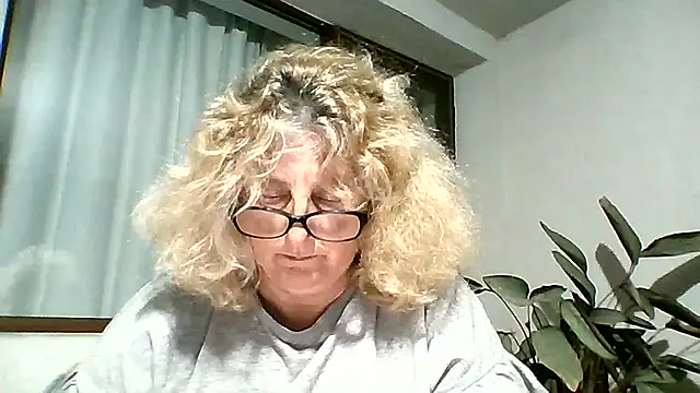 Snapshot of NoraMelow chatting on 08.02.26 NoraMelow online show from 08.02.26