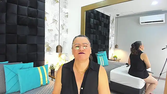 CharlotteG  online show from 08.05.26