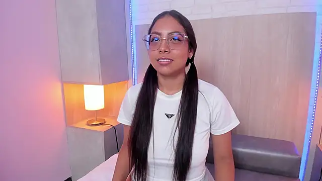 LeilaSaenz online show from 06.20.26