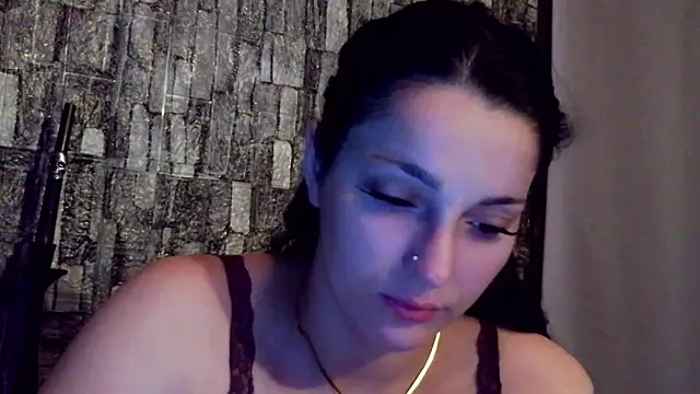 Snapshot of Ellara- chatting on 06.21.26 Ellara- online show from 06.21.26