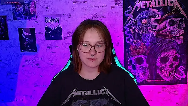 Snapshot of ASTRELIA chatting on 06.20.26 ASTRELIA online show from 06.20.26