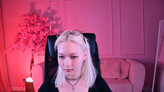 OliviaVale online show from 06.20.26