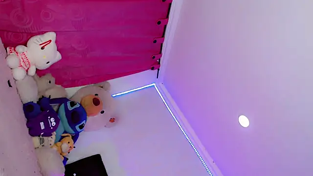 HeidiVanessa online show from 07.15.26