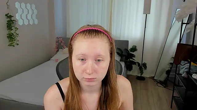 Snapshot of LiliTiny chatting on 07.29.26 LiliTiny online show from 07.29.26