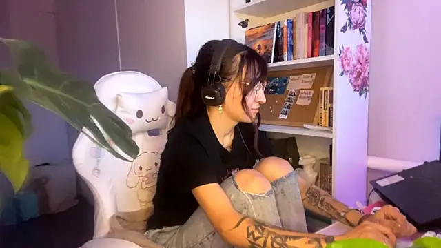 Monica Cutersseys online show from 06.21.26