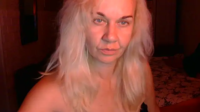 Ravelynni online show from 08.03.26