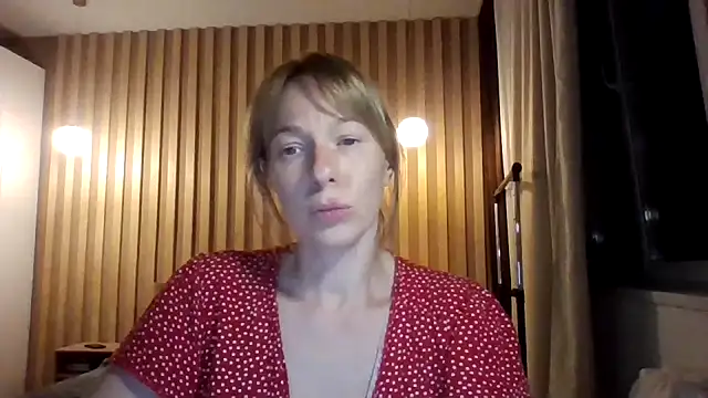 Snapshot of Deloriada chatting on 07.14.26 Deloriada online show from 07.14.26