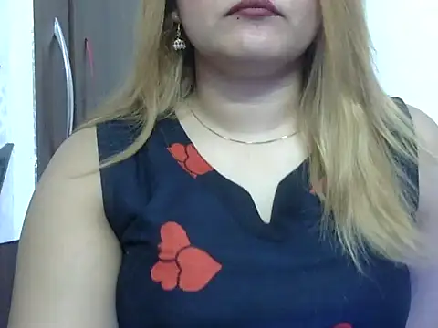 Snapshot of Sexyy_Sana chatting on 07.28.26 Sexyy Sana online show from 07.28.26