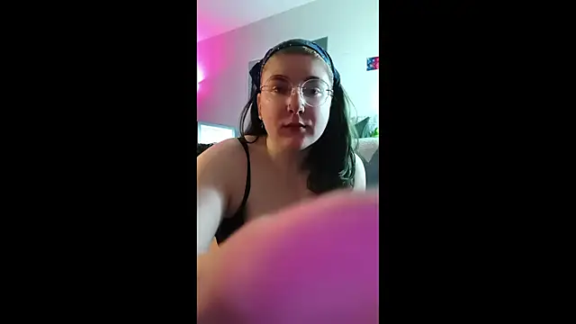 Snapshot of starfucker420XO chatting on 07.24.26 starfucker420XO online show from 07.24.26