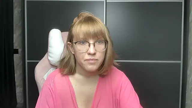 Reginasmilee online show from 02.03.25