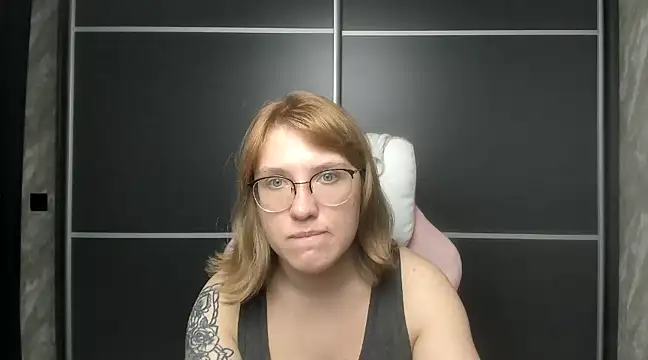 Reginasmilee online show from 02.08.25