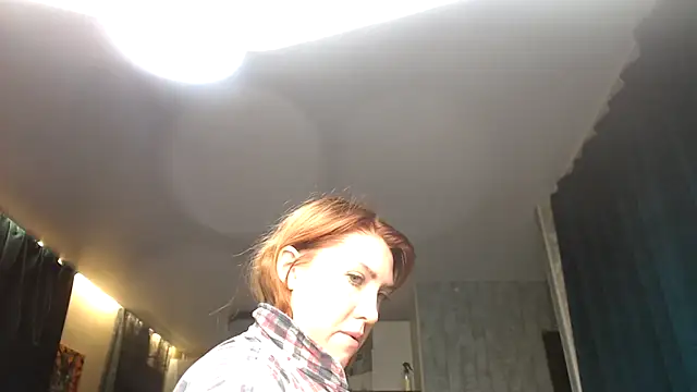 Reginasmilee online show from 10.05.25