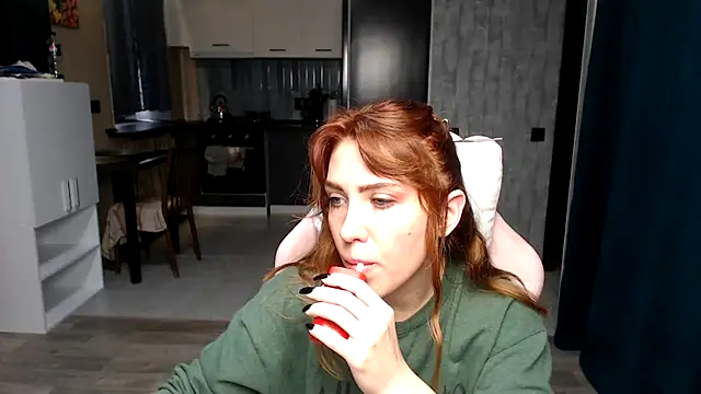 Reginasmilee online show from 10.09.25