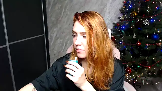 Reginasmilee online show from 12.19.25