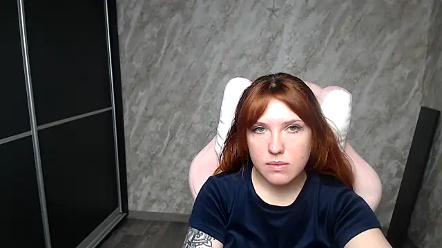 Reginasmilee online show from 02.19.26