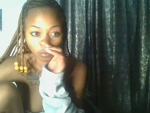 Snapshot of Prettyquueen chatting on 06.30.26 Prettyquueen online show from 06.30.26