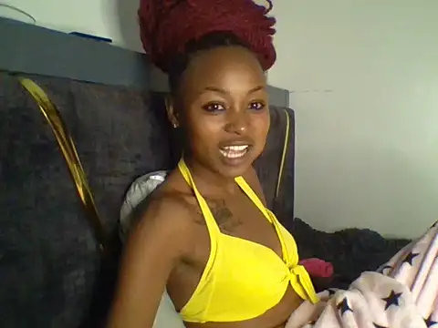 Snapshot of Prettyquueen chatting on 07.22.26 Prettyquueen online show from 07.22.26