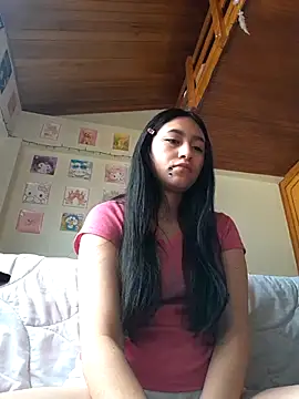 Snapshot of Zui_Luh chatting on 06.25.26 Zui Luh online show from 06.25.26