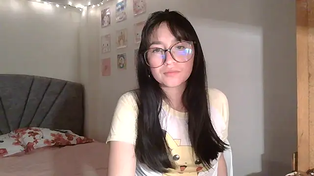 Snapshot of Zui_Luh chatting on 07.13.26 Zui Luh online show from 07.13.26