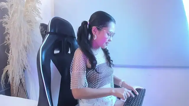 coco hirunkitty online show from 06.29.26