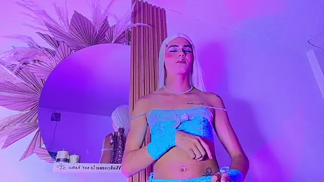 chloe thundert online show from 07.12.26