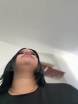 Snapshot of AliceStarshine chatting on 10.18.25 AliceStarshine online show from 10.18.25