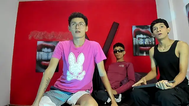 PRETTY LOVERS1 online show from 07.09.26