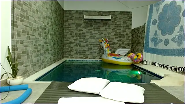 Snapshot of katiasupreme1 chatting on 02.10.25 katiasupreme1 online show from 02.10.25