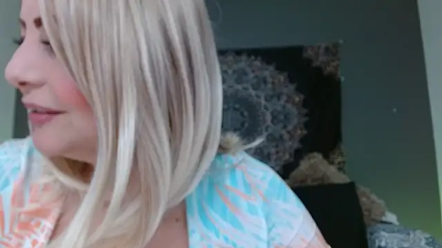 katiasupreme1 online show from 11.13.25