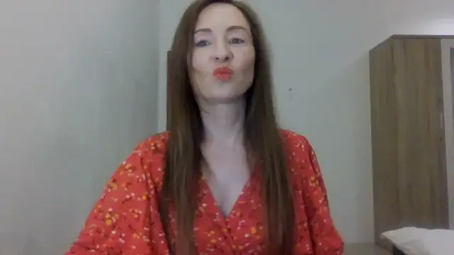 Snapshot of Sweet_Poeme chatting on 07.16.26 Sweet Poeme online show from 07.16.26