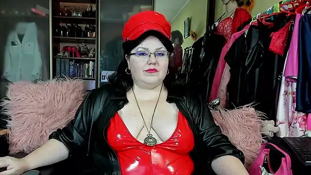 Snapshot of KaryQueen chatting on 02.14.25 KaryQueen online show from 02.14.25