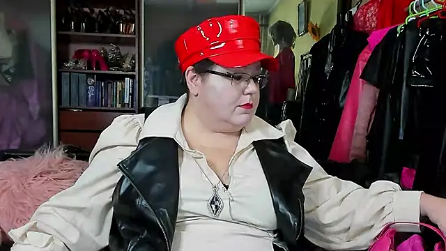 Snapshot of KaryQueen chatting on 02.27.25 KaryQueen online show from 02.27.25