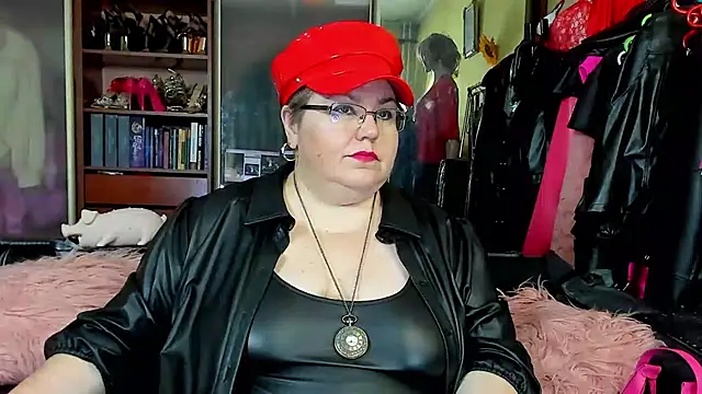 Snapshot of KaryQueen chatting on 03.02.25 KaryQueen online show from 03.02.25