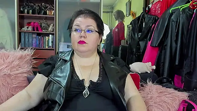 Snapshot of KaryQueen chatting on 03.14.25 KaryQueen online show from 03.14.25