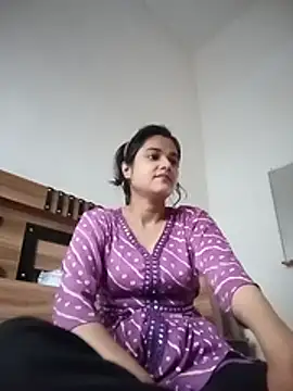 Snapshot of Manju_big_qeen chatting on 07.17.26 Manju big qeen online show from 07.17.26