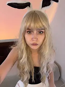 Charlotte Pretty online show from 07.14.26