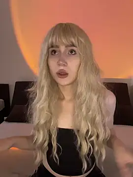 Charlotte Pretty online show from 07.15.26